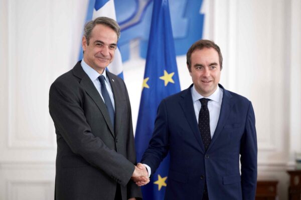 Συνάντηση Μητσοτάκη – Λεκορνί: Στο επίκεντρο  φρεγάτες Belharra και ευρωπαϊκή άμυνα – «Πολύ σημαντική η στρατηγική σχέση μεταξύ των δυο χωρών»