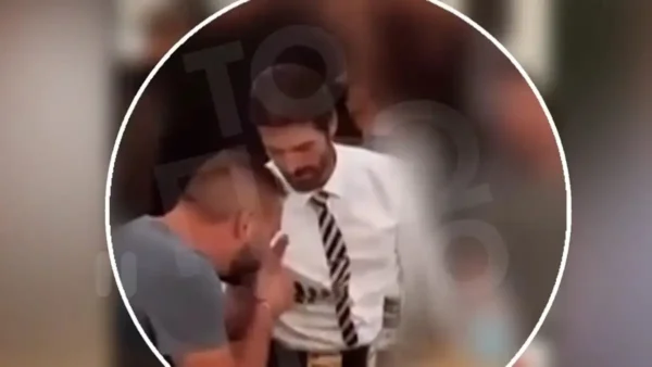 Άρης Μουγκοπέτρος: Βίντεο με τον φίλο που του έδωσε την κροτίδα να του φιλάει τα χέρια