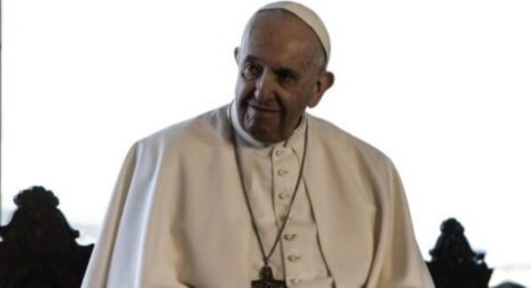 Πάπας Φραγκίσκος: «Θέλω να ταφώ στο χώμα, σε απλό τάφο», γράφει στη διαθήκη του με οδηγίες για την κηδεία του και τα έξοδα
