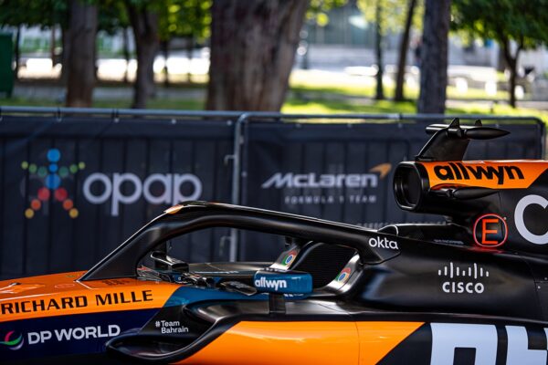 Δύο ημέρες με την McLaren σε OPAP Arena και Σύνταγμα – Όλες οι αντιδράσεις που προκάλεσε το μονοθέσιο σε ένα βίντεο
