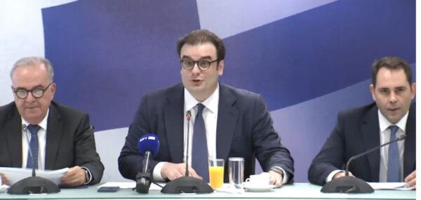 Πιερρακάκης: Επιστροφή ενοικίου έως 800 ευρώ στους ενοικιαστές και επίδομα 250 ευρώ στους χαμηλοσυνταξιούχους – Δικαιούχοι και κριτήρια