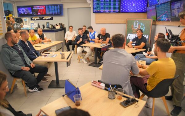 Γιώργος Αμανατίδης και Θανάσης Κολιτσιδάκης στο Πάμε Στοίχημα Football Party by Gazzetta για τον τελικό κυπέλλου – Pre-game show με «γαλλικά», Βάντσικ και Λίβερπουλ