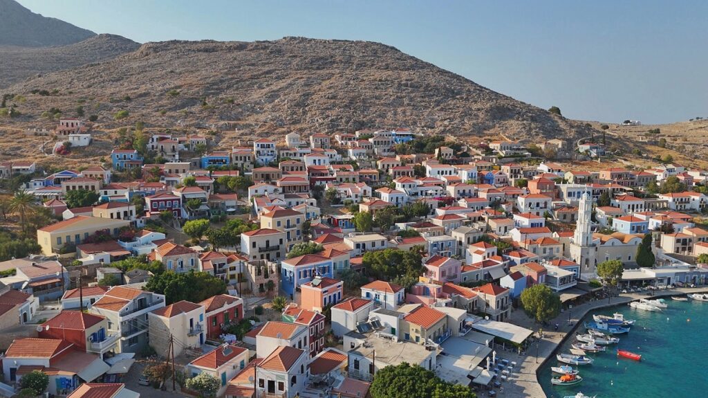ΣΚΑΪ: Το Happy Traveller στη Ρόδο και τη Χάλκη – Δείτε το τρέϊλερ