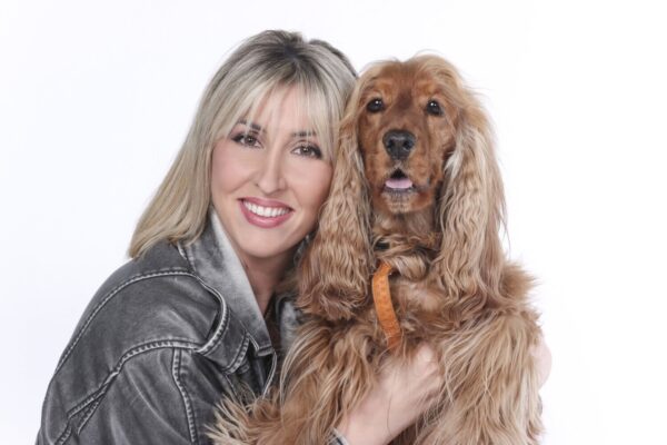 Pet Stories: Με τη Νίκη Ζαρκάδα και τον… Τζόρνταν – Πρεμιέρα Κυριακή 11 Μαΐου στις 13.10 στον ΣΚΑΪ