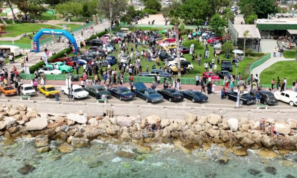 ACCS για 6η χρονιά: Τα κλασικά αυτοκίνητα παίρνουν θέση στην παραλιακή του Αλίμου