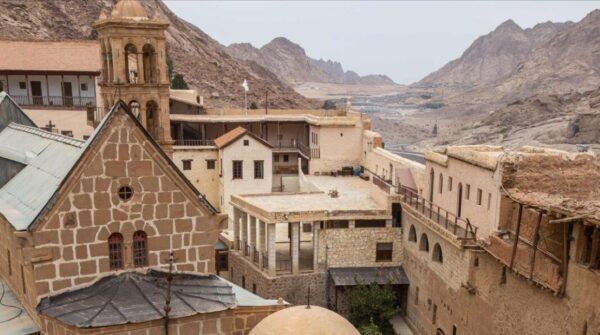 Η Αίγυπτος κλείνει τη Μονή Σινά – Δημεύει την περιουσία της και κάνει έξωση στους μοναχούς – Καταδικάζει ο Αρχιεπίσκοπος Ιερώνυμος