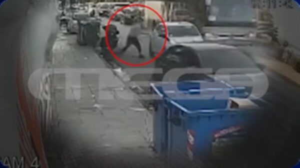 «O τράπερ του έβαλε το πιστόλι στον κρόταφο, είναι σκληροί εγκληματίες, τον βασάνισαν», λέει ο πατέρας  του 24χρονου για την απαγωγή  (βίντεο)