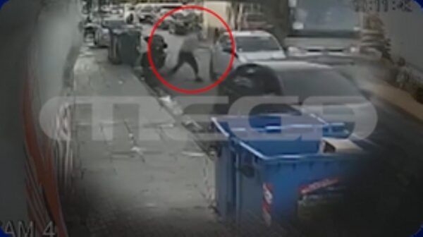 Yμηττός: Βίντεο από τη στιγμή που ο γιος του χρυσοχόου ξεφεύγει από τους απαγωγείς του – «Δεν είναι απαγωγή», λέει ο δικηγόρος των κατηγορουμένων