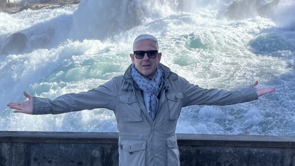 OPEN: Ο Τάσος Δούσης και οι «ΕΙΚΟΝΕΣ» ταξιδεύουν στην Ελβετία Κυριακή στις 17:45