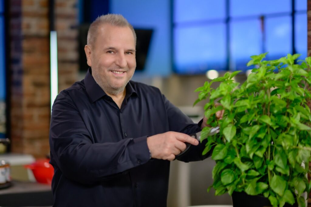 «Chef στην κουζίνα σας», με τον Βαγγέλη Δρίσκα – Κάθε Σαββατοκύριακο στο OPEN