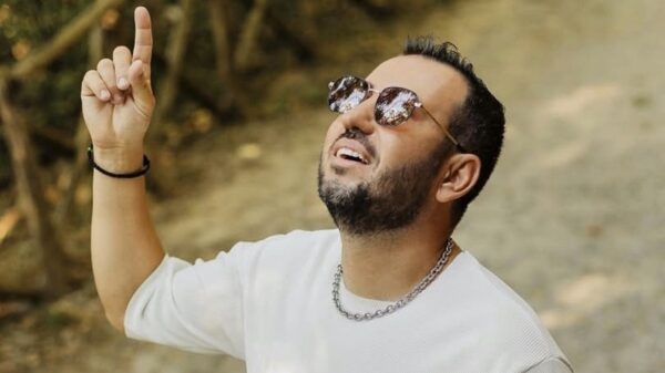 Ο Γιώργος Δημούδης μάς παρουσιάζει τα τραγούδια του «Εν Ψυχρώ», «Σπίρτο και Φωτιά», «Σκότωσέ Με Αργά»