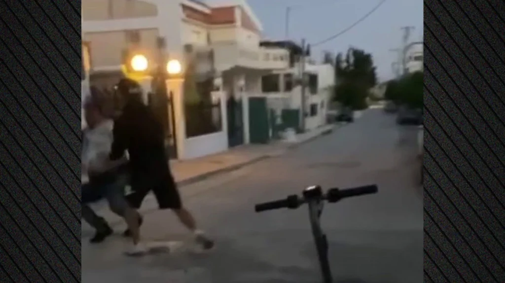 Γλυκά Νερά: Βίντεο ντοκουμέντο από την άγρια επίθεση του 17χρονου στον 50χρονο – Χαροπαλεύει στην εντατική το θύμα