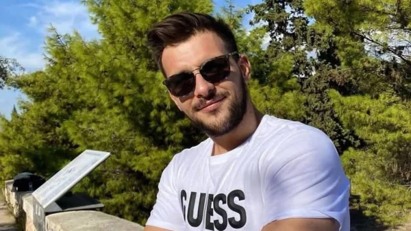 Πνιγμός 30χρονου στην Λευκάδα: «Ήταν πολύ ψηλά τα κύματα, δεν μπήκε κανείς από την παρέα του» – Στην Κύθνο έμαθε τα τραγικά νέα η μέλλουσα σύζυγος του (βίντεο)