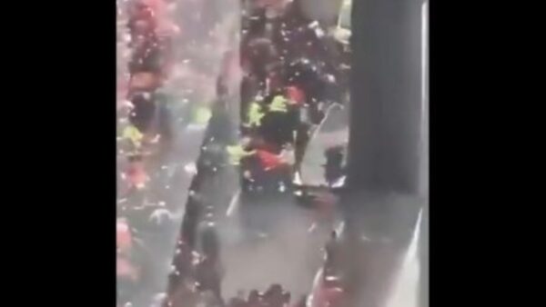 Λίβερπουλ: Συνελήφθη ο οδηγός  που παρέσυρε με αυτοκίνητο οπαδούς της ομώνυμης ομάδας – Βίντεο από τη στιγμή της επίθεσης