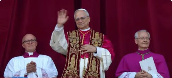 Ο Ρόμπερτ Πρέβοστ από τις ΗΠΑ είναι ο νέος Πάπας – Επέλεξε το όνομα Λέων 14ος – Ειρήνη σε όλους, το μήνυμα του