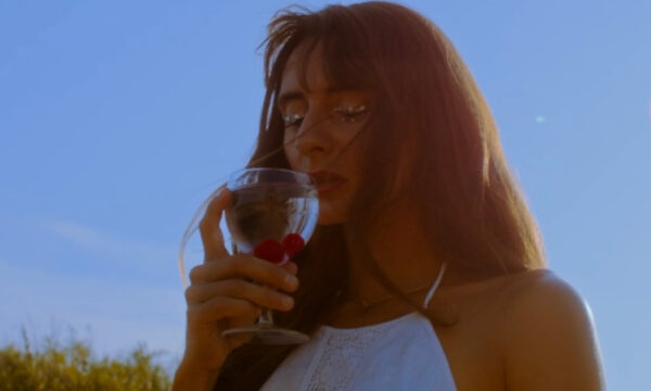 Η Cilia Katrali κάνει «Πατίνια στο Φεγγάρι»