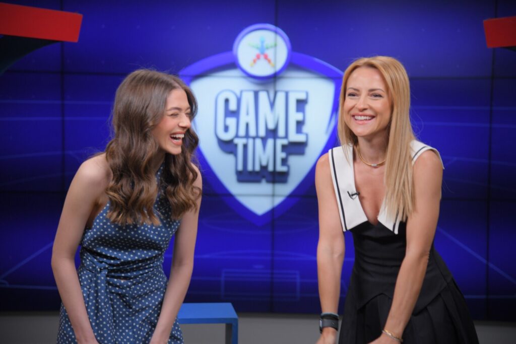 Η Γεωργία Μεσαρίτη στο ΟΠΑΠ Game Time: Ο Μουζακίτης, ο ρόλος κομπάρσου με τον Μπράντ Πιτ και η Έμα Στόουν