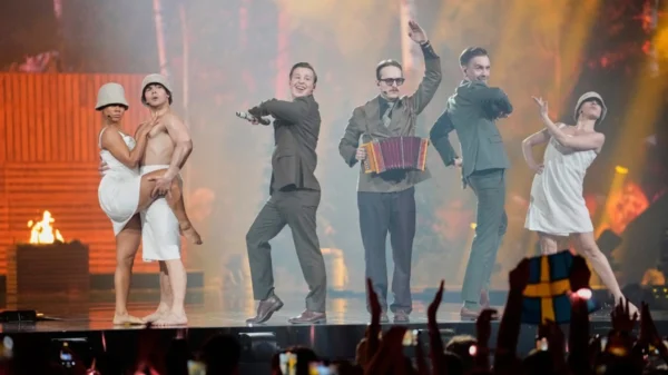 Eurovision 2025: Εντυπωσίασε η Σουηδία – Το “μπάνιο στη σάουνα” είναι το μεγάλο φαβορί – Βίντεο