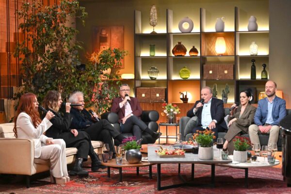 ΕΡΤ1: #Παρέα με τον Γιώργο Κουβαρά – Αφιέρωμα στη Σωτηρία Μπέλλου – Δείτε επτά υπέροχα βίντεο – Σάββατο 31.05.2025