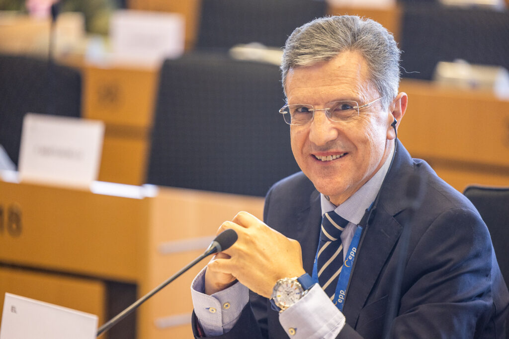 Κριστίν Λαγκάρντ σε Γ. Αυτιά: Πρόβλημα διαρκείας αν κλείσουν τα στενά του Ορμούζ (βίντεο)
