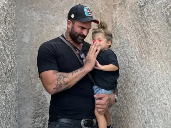 Δημήτρης Αλεξάνδρου:Κάνει κάμπινγκ με τον γιο του – Βίντεο