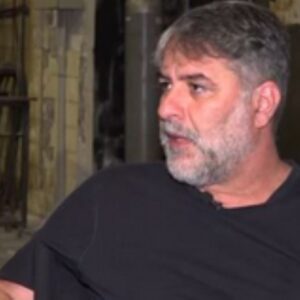 Βασίλης Μπισμπίκης: Πέρασα ένα κοµµάτι σκληρής αλητείας, αδέσποτος στην Αθήνα, ουσίες, δεν τελείωσα το σχολείο