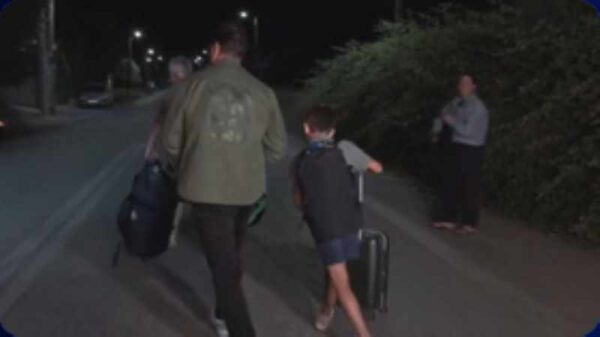 Ελευσίνα: Με 3 αεροσκάφη της Πολεμικής Αεροπορίας επέστρεψαν οι 150 Έλληνες από το Ισραήλ – «Ήταν μια κόλαση» (βίντεο)