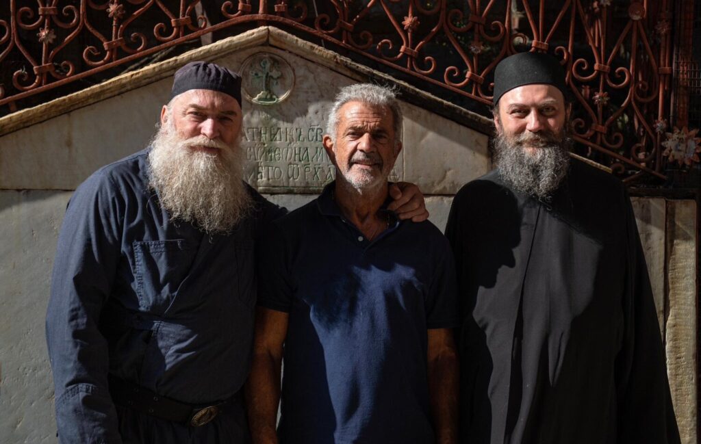 Ο Μελ Γκίμπσον στο Άγιον Όρος: Στη Μονή Χιλανδαρίου της Σερβικής Ορθόδοξης Εκκλησίας