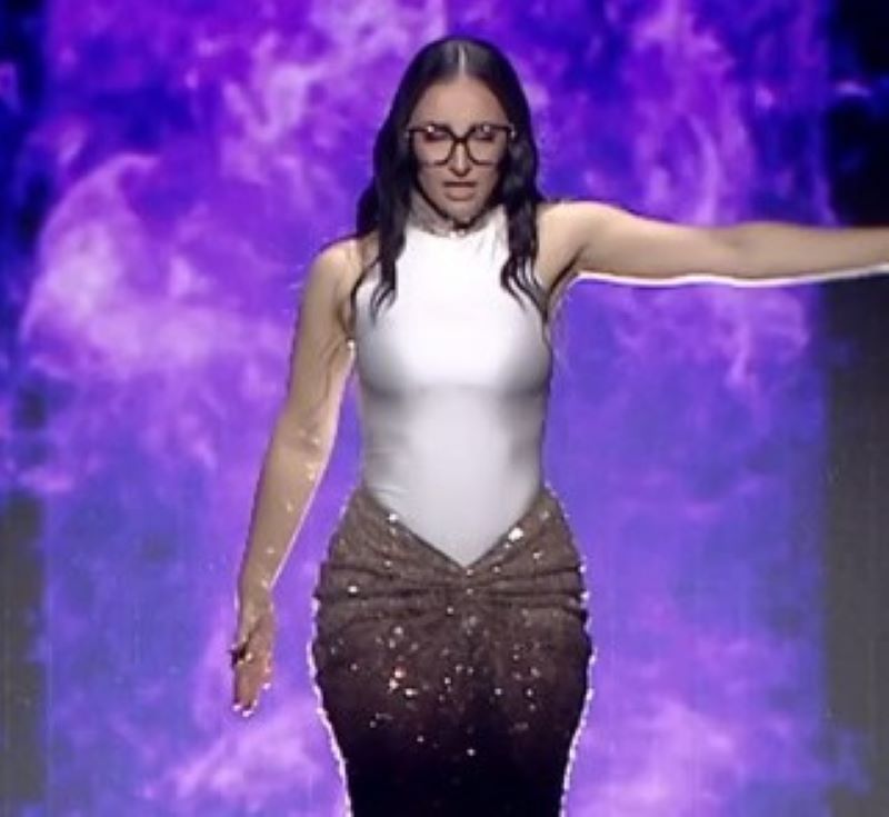 MAD VMA 2025: Καταχειροκροτήθηκε η Κλαυδία με τη… διαφορετική «Αστερομάτα» – Βίντεο