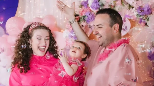 Μαυρίκιος Μαυρικίου – Ιλάειρα Ζήση: Τα πρώτα γενέθλια της κόρης τους, το πάρτι και η τούρτα υπερπαραγωγή!