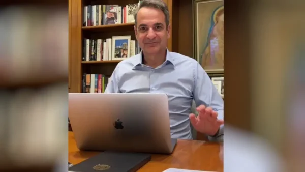 Μητσοτάκης: Έβγαλε προσωπικό αριθμό με τη δεύτερη προσπάθεια! Το βίντεο στο Tik Tok