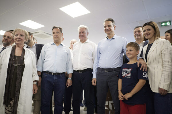 Μητσοτάκης από Βελεστίνο: Όταν οι πολίτες στην περιφέρεια έχουν ποιοτικές υπηρεσίες υγείας μένουν εύκολα στον τόπο τους