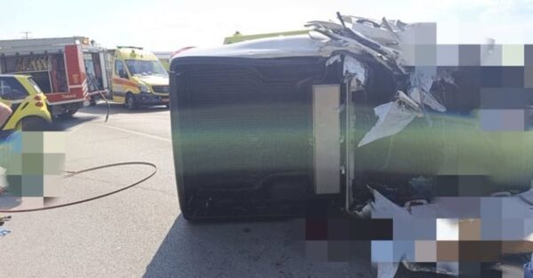 Τροχαίο – σοκ στη Θεσσαλονίκη: Νεκρός πατέρας και γιός μετά από σύγκρουση ΙΧ με φορτηγό – Τραυματίστηκαν η μητέρα και το άλλο παιδί