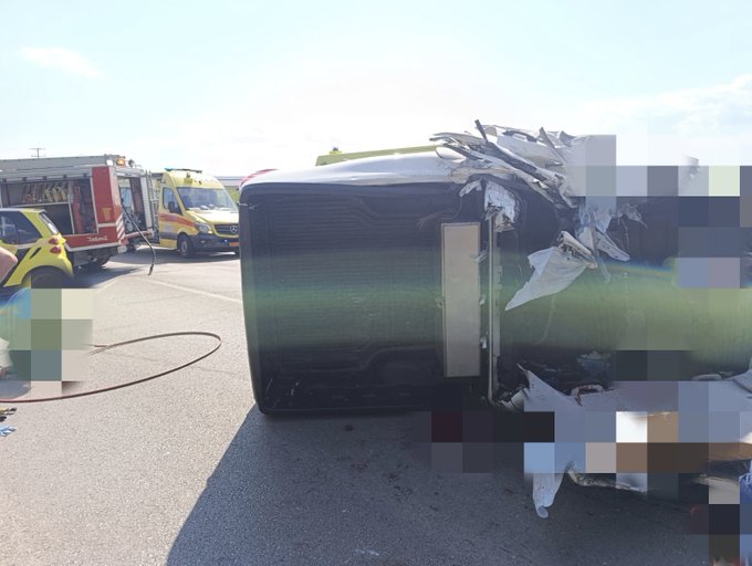 Τροχαίο – σοκ στη Θεσσαλονίκη: Νεκρός πατέρας και γιός μετά από σύγκρουση ΙΧ με φορτηγό – Τραυματίστηκαν η μητέρα και το άλλο παιδί