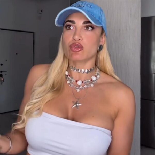 Ιωάννα Τούνη: «Αυτό θα συμβαίνει για περίπου έναν χρόνο ακόμη, μετά ο Πάρης θα είναι μόνιμα εδώ»