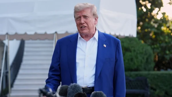 Στην κόψη του ξυραφιού η εκεχειρία – Παραβιάσεις από Ιράν και Ισραήλ – Δυσαρεστημένος ο Τράμπ – «Δεν ξέρω τι σκ@@@ά κάνουν»