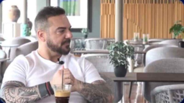 Τριαντάφυλλος για Μαρία Αντωνά: «Επί τρία χρόνια είχαμε τρελή επικοινωνία, μόλις έκανε σχέση με τον Λιάγκα, χάθηκε» (βίντεο)