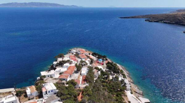 «Όπου Υπάρχει Ελλάδα»: Στούντιο μας, η απλή αλλά γοητευτική Κύθνος – Σήμερα στον ΣΚΑΙ