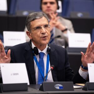 Επίτροπος ενέργειας σε Γ. Αυτιά : Χρηματοδοτούμενα μέτρα για φθηνότερη ενέργεια