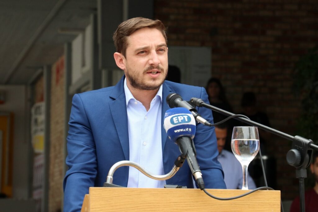 ΝΔ για παραίτηση του «πράσινου» γραμματέα της Ν.Ε Ηρακλείου λόγω ΟΠΕΚΕΠΕ: «Υπάρχουν άλλα στελέχη του ΠΑΣΟΚ που μένει να αποκαλυφθούν;»