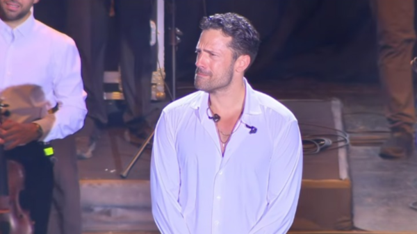 Κωνσταντίνος Αργυρός: Συγκινήθηκε σε συναυλία του στην Κωνσταντινούπολη – Το κοινό τον χειροκροτούσε όρθιο – Βίντεο