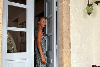 Τζένη Μπαλατσινού: Στην Πάτμο με τον μικρό της γιό – Η βόλτα στο μποστάνι τους – Φωτογραφίες&βίντεο