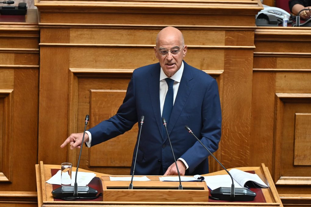 Δένδιας: Οι EΔ νοίκιαζαν μία ολόκληρη πολυκατοικία σε αξιωματικό, τώρα την μισθώσαμε για 800.000 – Οι σπατάλες και τα παραδείγματα