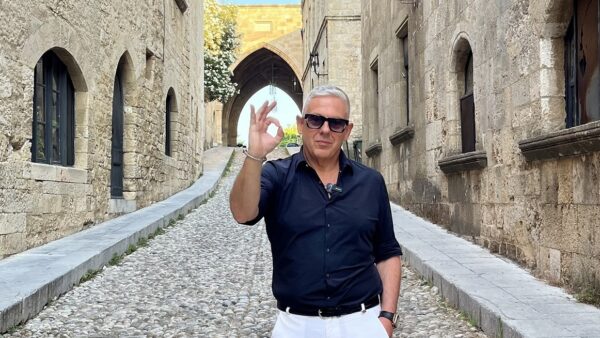 Ο Τάσος Δούσης και οι «ΕΙΚΟΝΕΣ» ταξιδεύουν στη Ρόδο Κυριακή στις 17:45