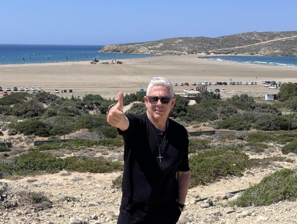 Ο Τάσος Δούσης και οι «ΕΙΚΟΝΕΣ» ολοκληρώνουν το ταξίδι τους στη Ρόδο  με δύο απολαυστικά επεισόδια –   Σάββατο &Κυριακή στις 17:45