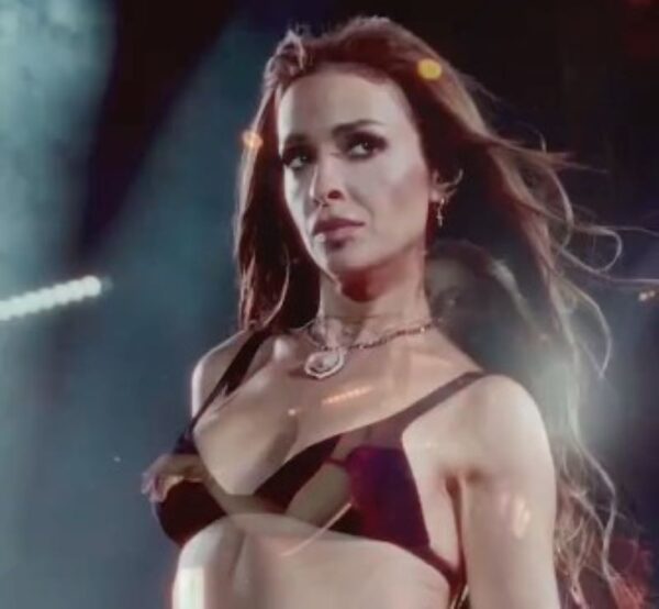 Ελένη Φουρέιρα: Viral η ατάκα για την καταγωγή της  στη συναυλία της:  “Τα κάνω όλα εγώ, είμαι Αλβανός»… (βίντεο)