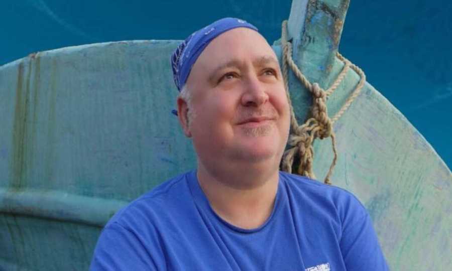 Γιάννης Νικολάου – «Απόψε λέω να μην κοιμηθούμε»: Καλοκαιρινό Party στη Σαλαμίνα