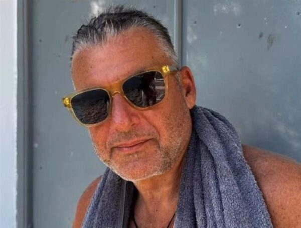 Γιώργος Λιάγκας: Το βίντεο από τις διακοπές του στην Τήνο – “Δε θυμάμαι τι μέρα και τι ώρα είναι”