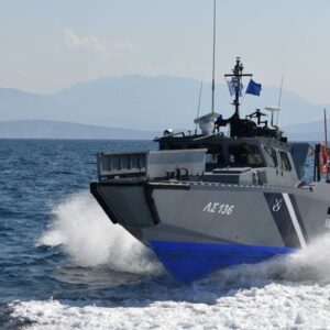 Νεκρός ο λιμενικός που ανασύρθηκε από την θάλασσα στο Παράλιο Άστρος – Βοηθούσε στο δέσιμο σκαφών λόγω της κακοκαιρίας