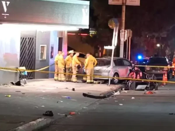 Λος Άντζελες: Τουλάχιστον 30 τραυματίες όταν όχημα  έπεσε σε πλήθος έξω από νυχτερινό κέντρο – Μεθυσμένος ο οδηγός